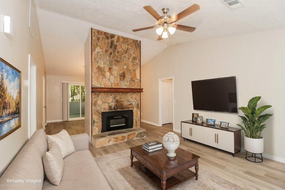 3263 Mustang Dr - Photo 3 of 19