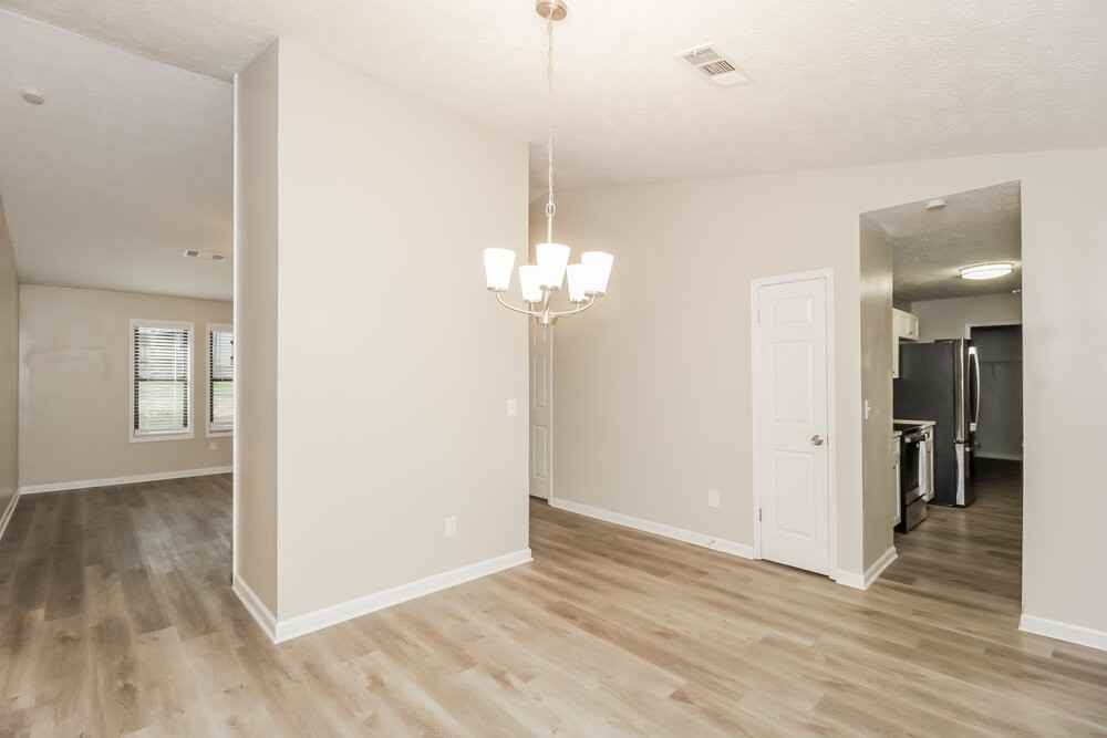 3263 Mustang Dr - Photo 5 of 19