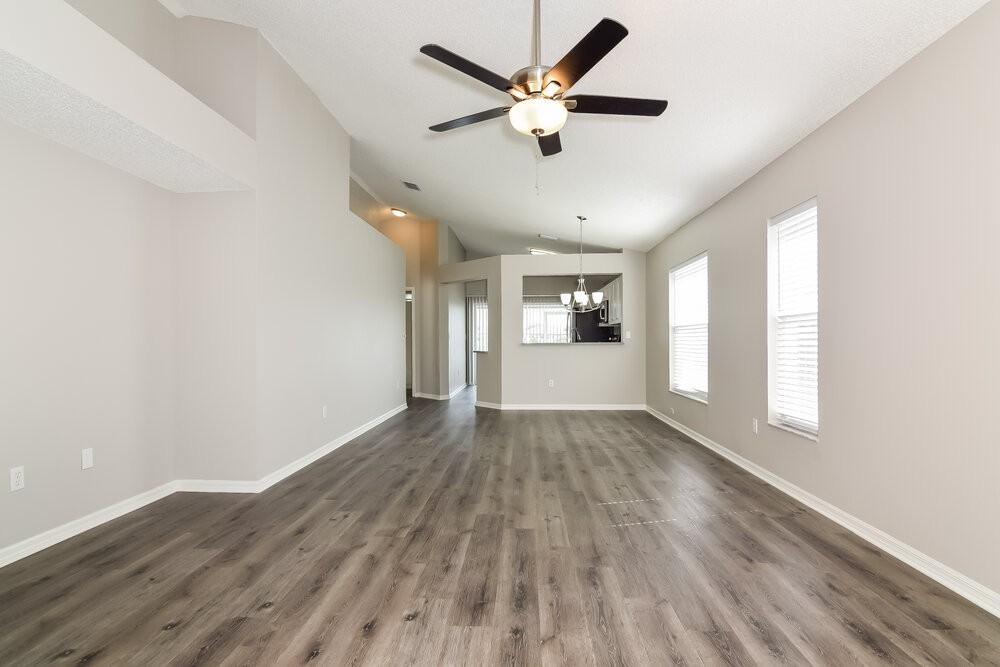 22649 Saint Thomas Cir - Photo 2 of 15