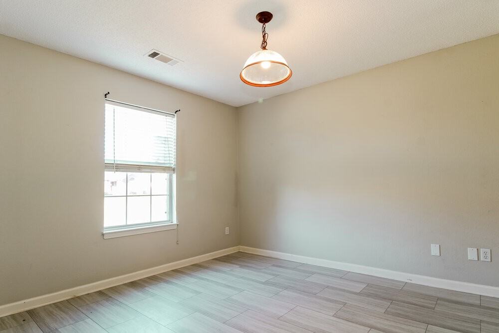 7414 Fox Creek Dr - Photo 6 of 17