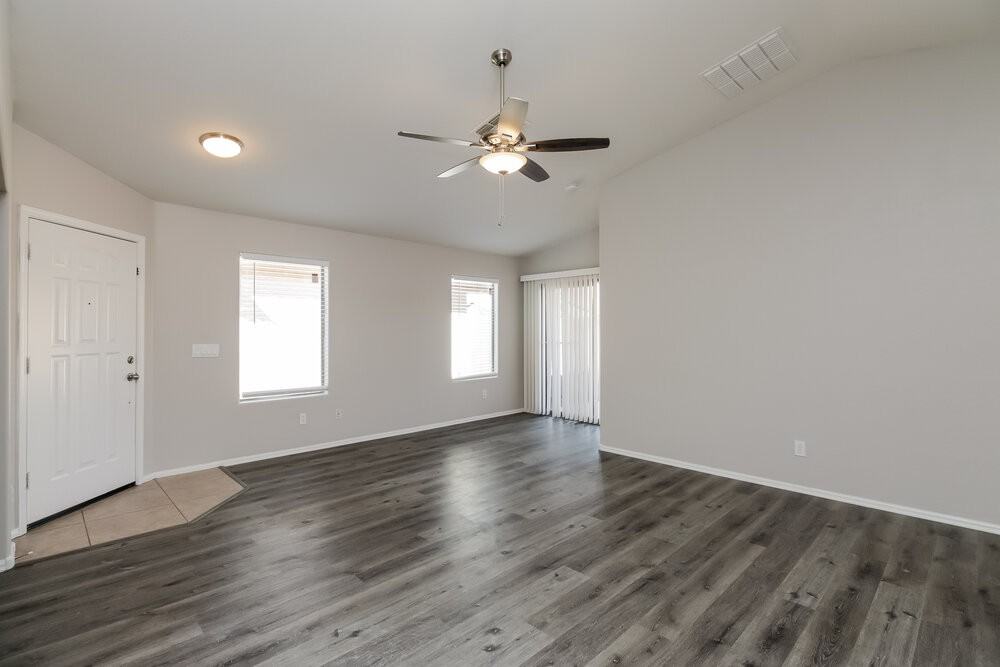 1658 E Shari St - Photo 2 of 15