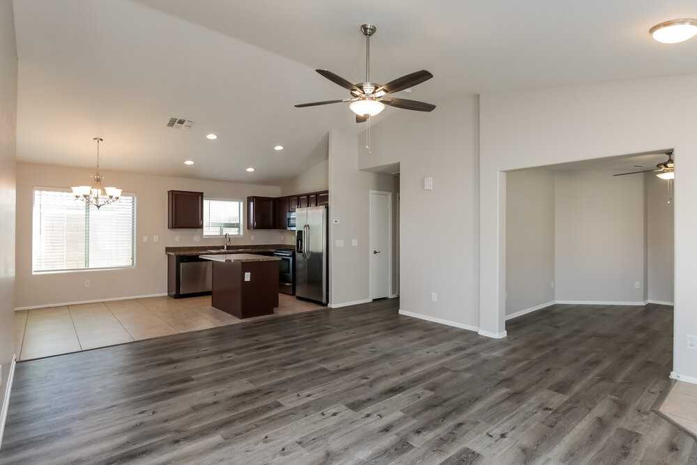 1658 E Shari St - Photo 3 of 15