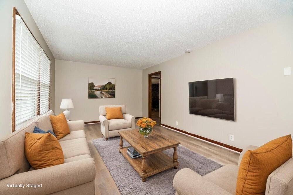 118 Cloverdale Ct - Photo 3 of 19