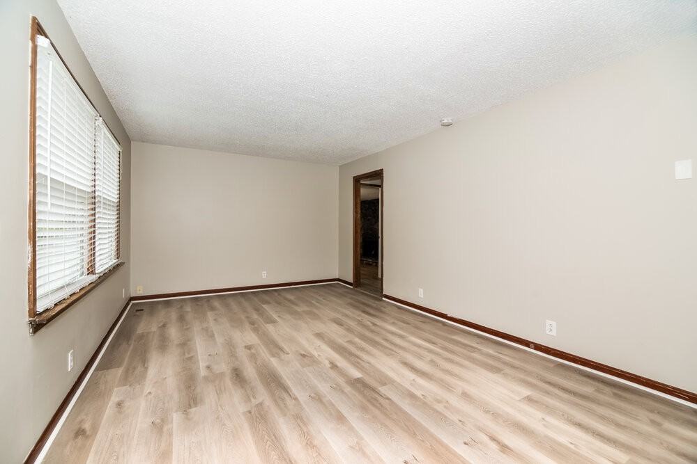 118 Cloverdale Ct - Photo 4 of 19