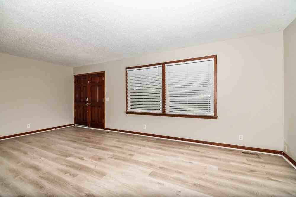 118 Cloverdale Ct - Photo 5 of 19