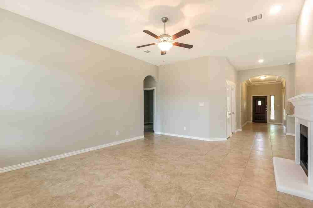 1104 Wolcott Dr - Photo 4 of 19