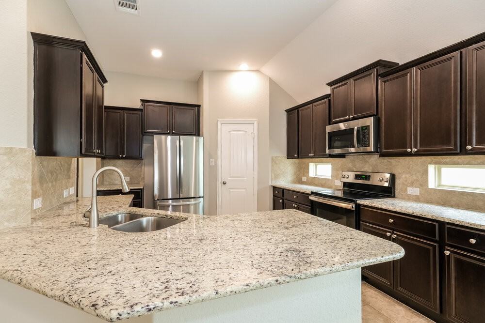 1104 Wolcott Dr - Photo 7 of 19