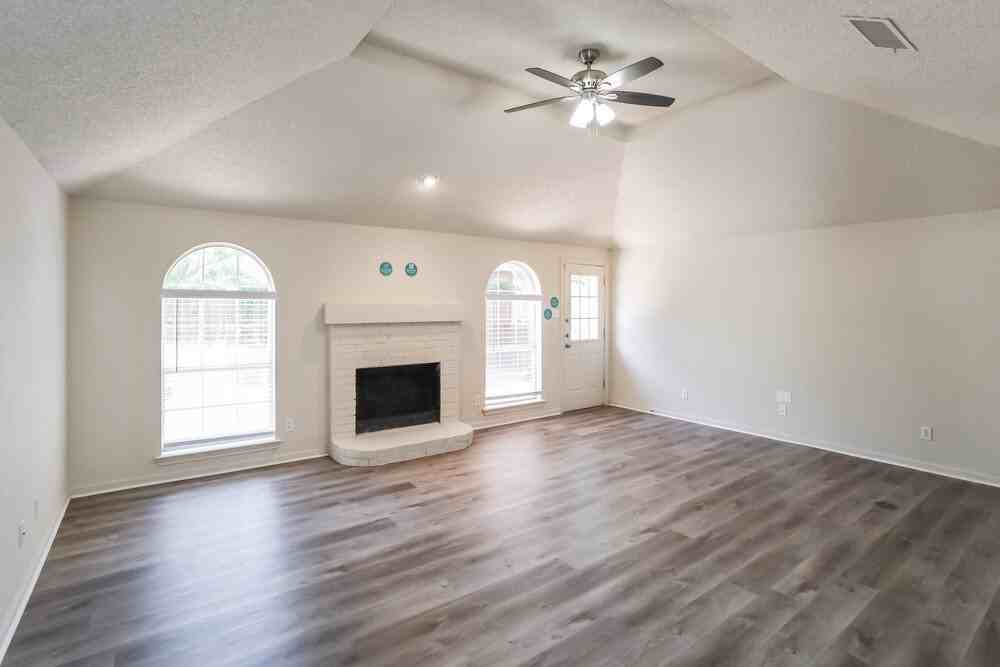 58 Robins Nest Drive - Photo 4 of 19