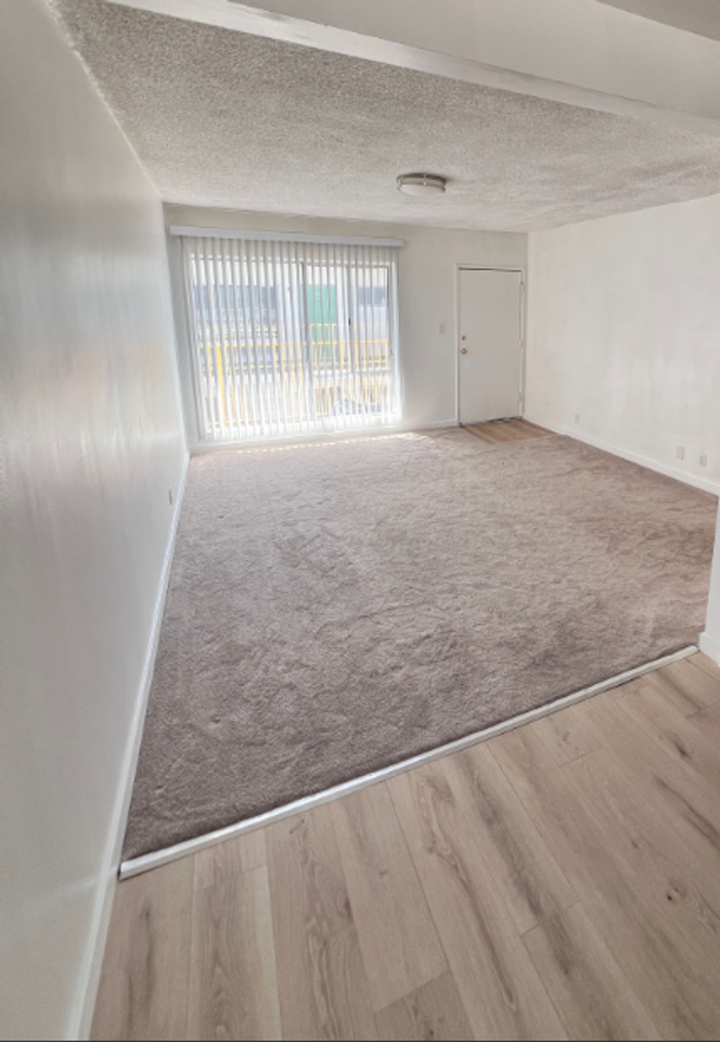 5434 Sierra Vista Ave - Photo 3 of 10