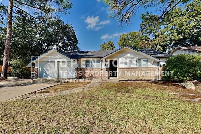 3015 Lisa Lane - Photo 2 of 22