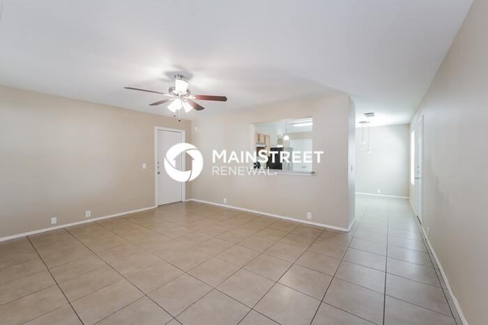 3235 Dartmouth Field Ln - Photo 3 of 16