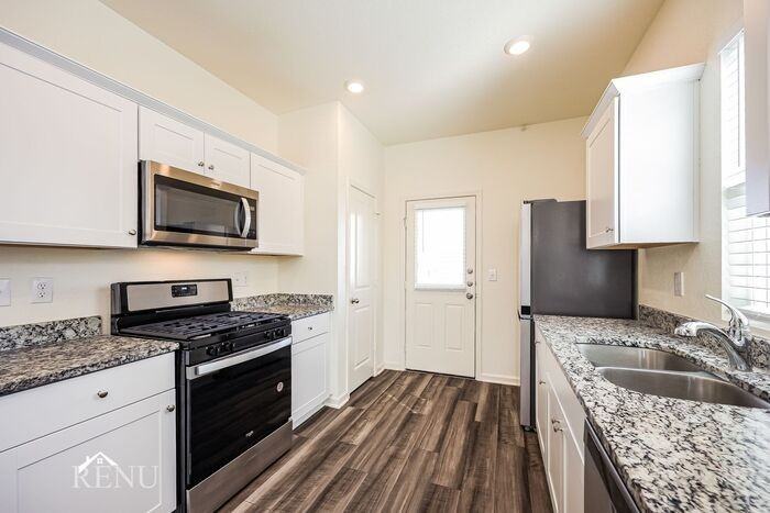 5242 Dawn Break - Photo 3 of 18