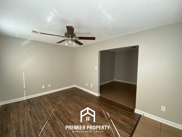 4870 Royal Run Dr - Photo 3 of 22