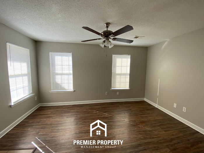 4870 Royal Run Dr - Photo 4 of 22