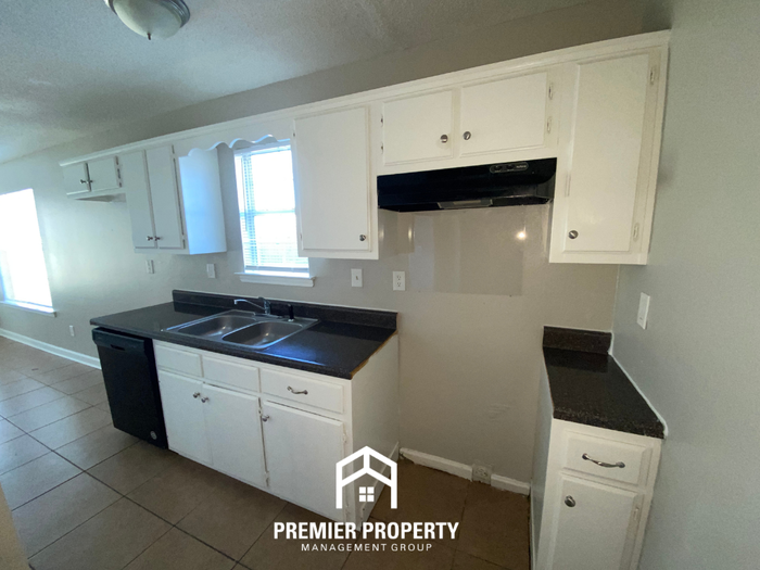 4870 Royal Run Dr - Photo 7 of 22