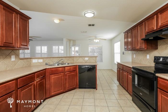 10006 Caspian Ledge - Photo 7 of 13