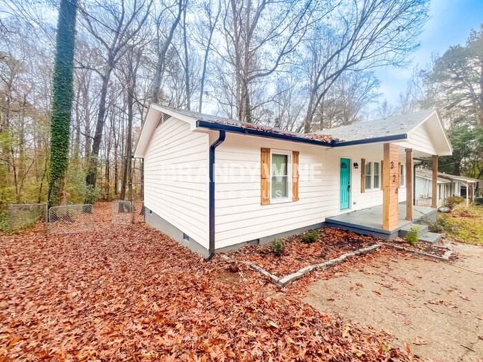 324 Laurel Lane - Photo 2 of 28