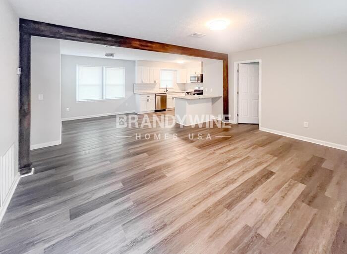 324 Laurel Lane - Photo 5 of 28