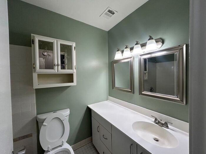 5400 Cedar Lane #C2 - Photo 7 of 10