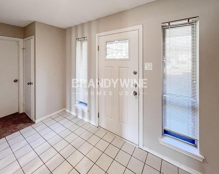 1206 Misty Way - Photo 2 of 32