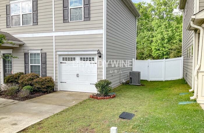 108 Howard Ave - Photo 2 of 19