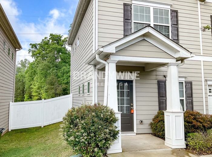 108 Howard Ave - Photo 3 of 19