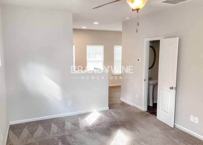 108 Howard Ave - Photo 4 of 19