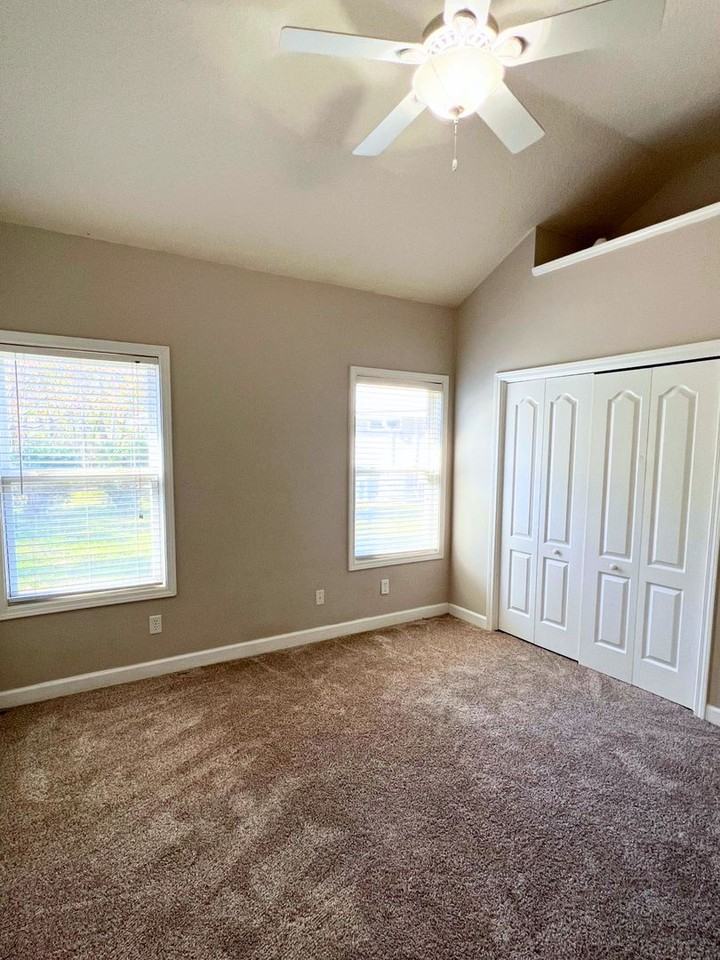 120 Renee Drive - Photo 4 of 27