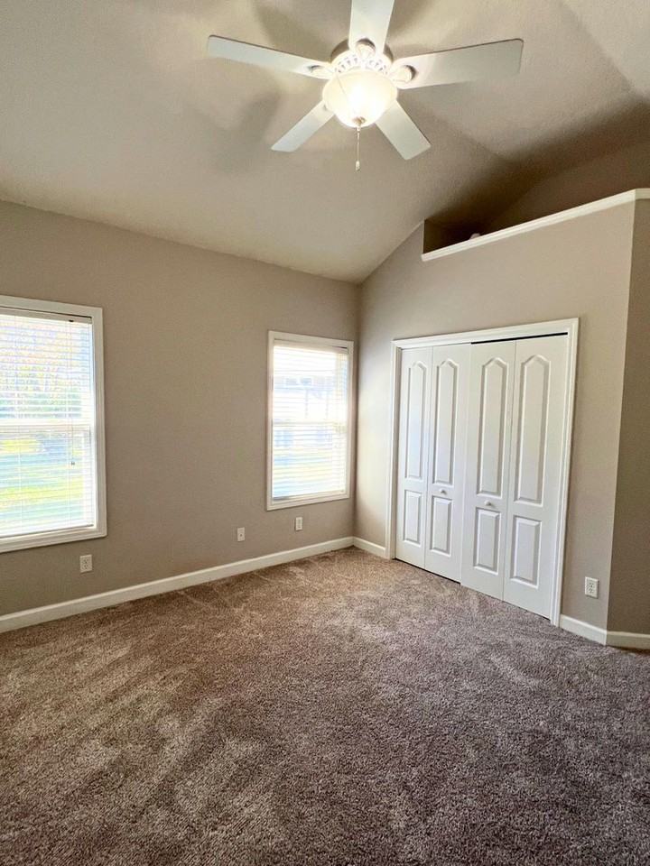 120 Renee Drive - Photo 5 of 27