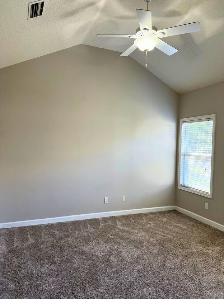 120 Renee Drive - Photo 6 of 27