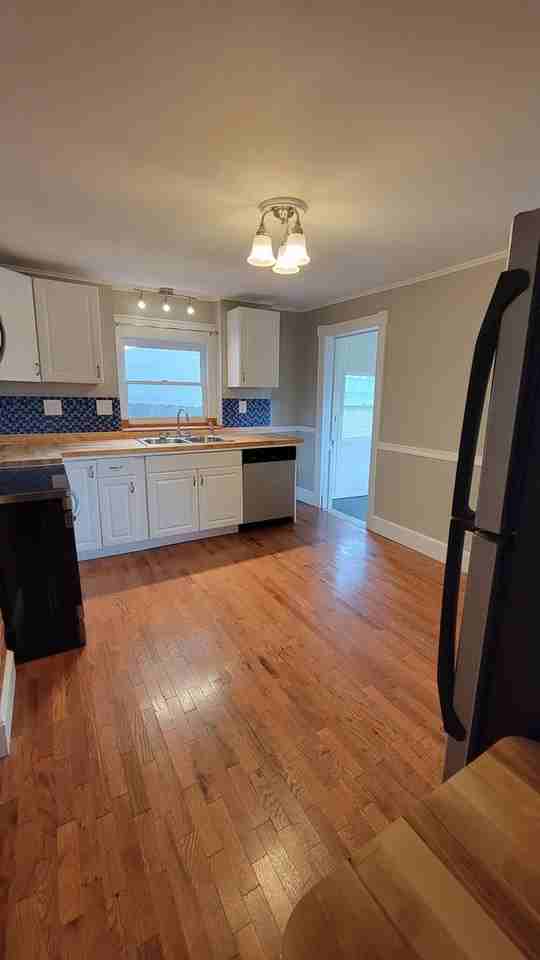 218 W 5th St - Photo 7 of 16