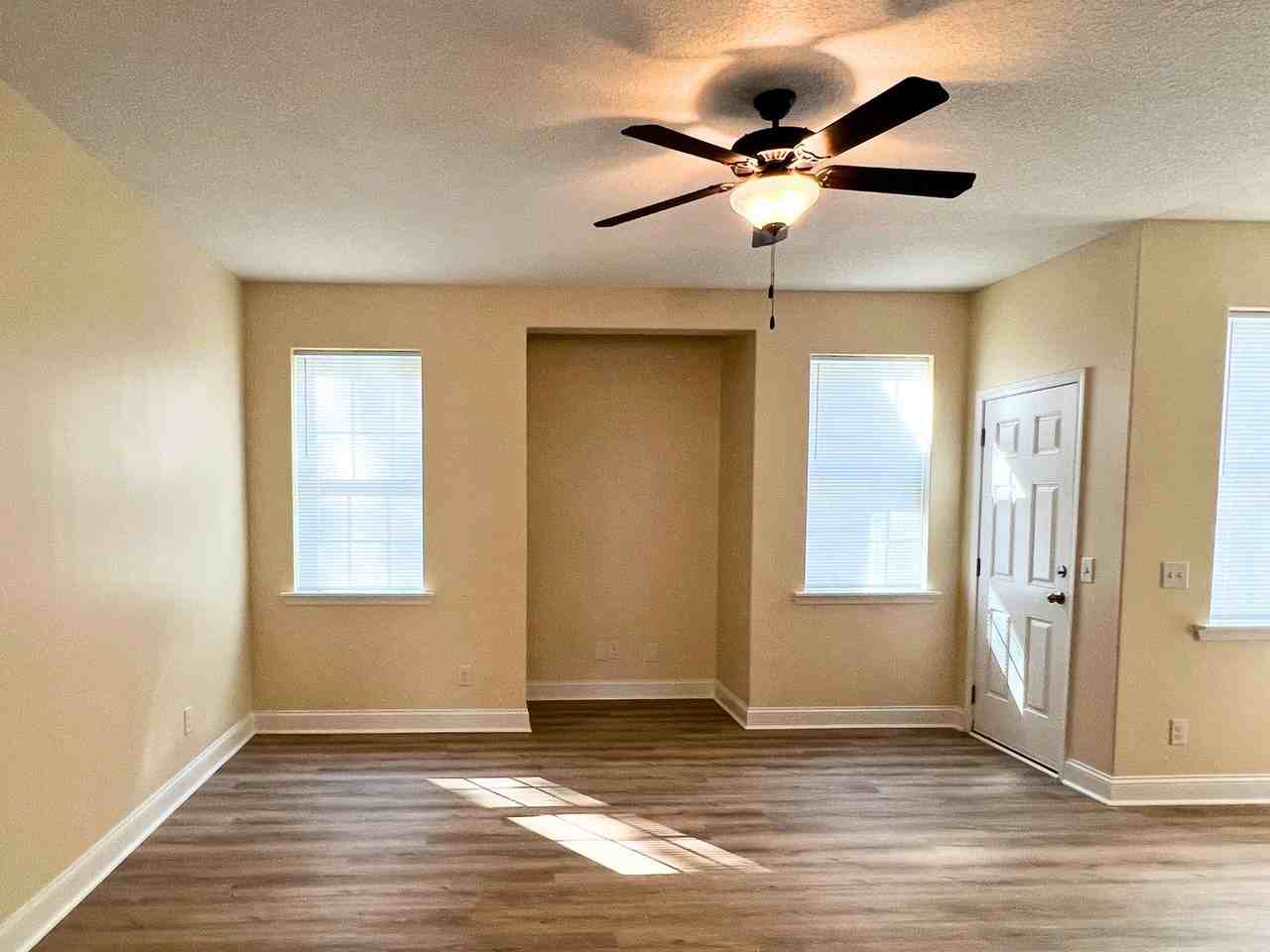 818 E Davis Ave - Photo 4 of 31