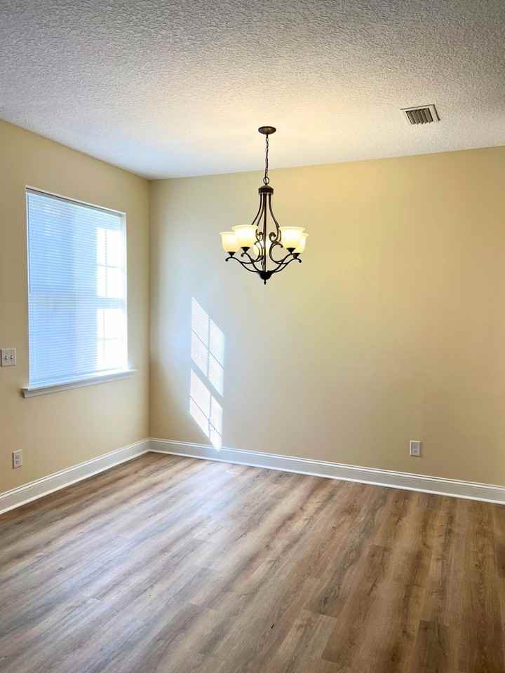 818 E Davis Ave - Photo 6 of 31