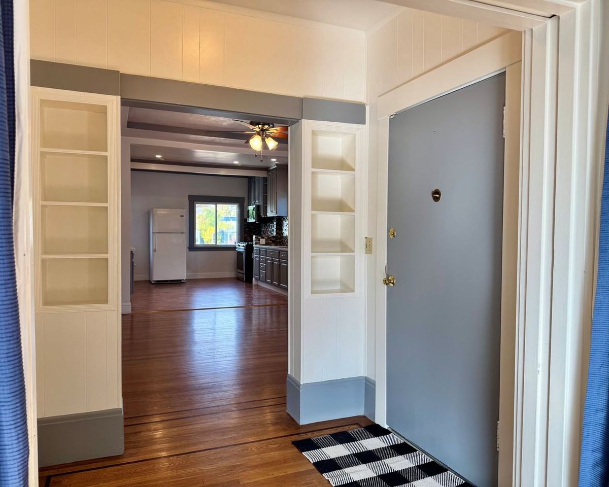 3603 Kingsley St - Photo 7 of 44