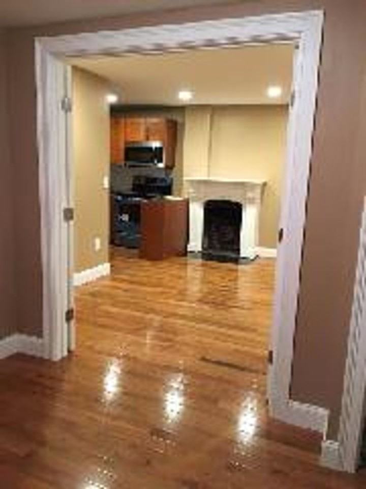 13 13 Bay State Rd - Photo 4 of 6