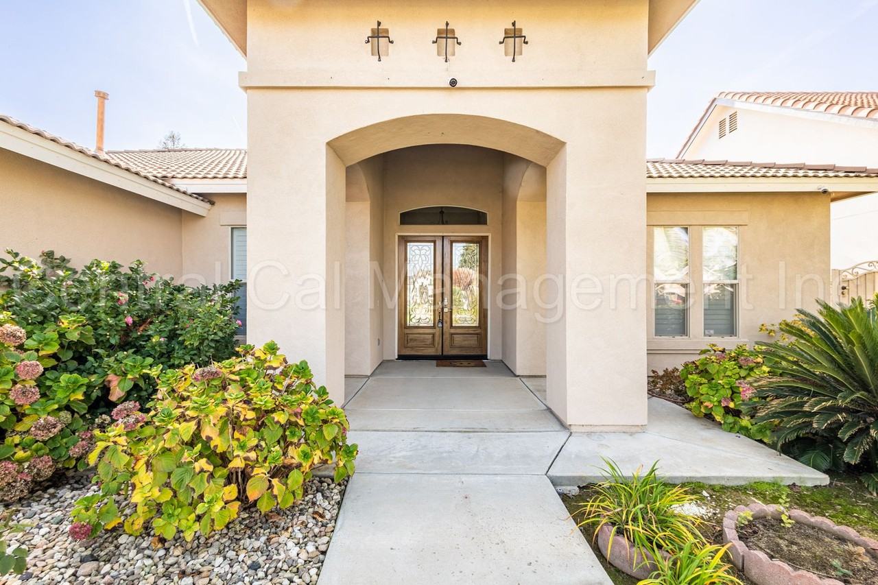11313 Andretti Avenue - Photo 2 of 32
