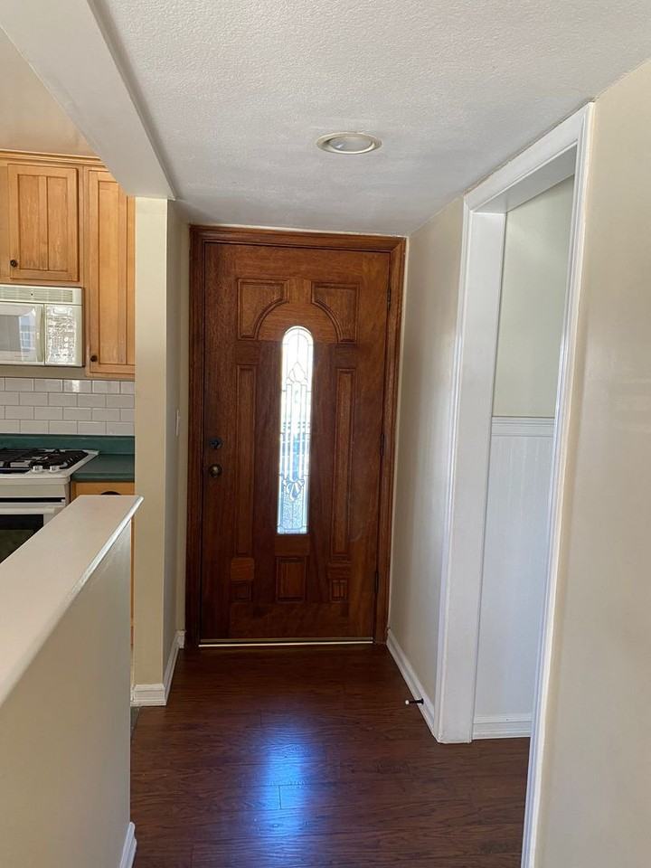 17192 Rotterdam Lane - Photo 2 of 6