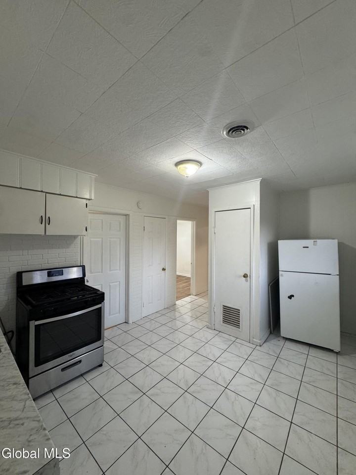 1701 Carrie St Unit 3 #3 - Photo 2 of 15