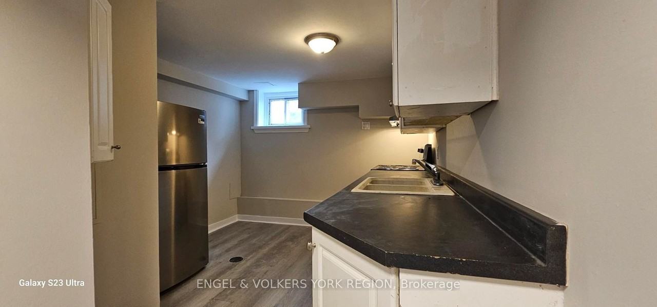 46 Walter Ave - Photo 2 of 14