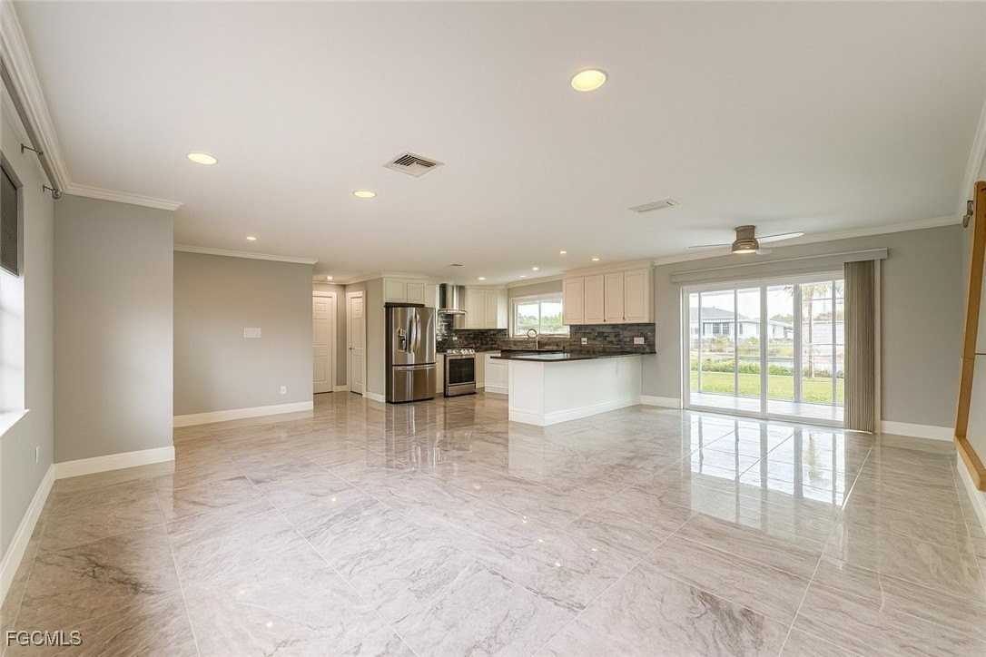 1452 Southeast 15th Terrace - Photo 3 of 22