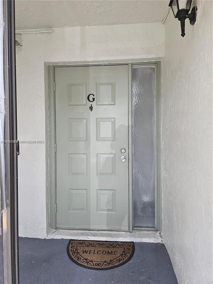 1120 N Franklin Ave #1120G - Photo 4 of 20