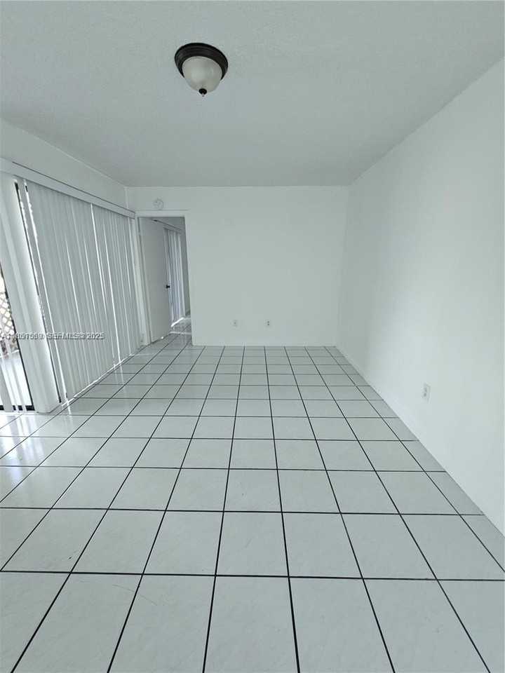 1120 N Franklin Ave #1120G - Photo 6 of 20