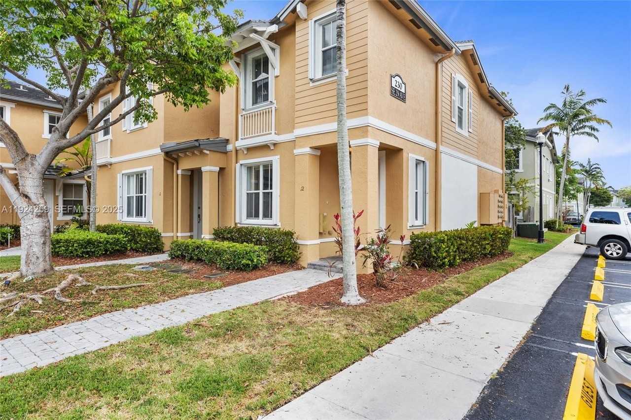230 Southeast 29th Avenue #12