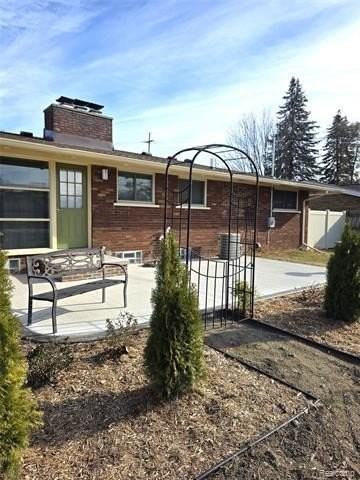 19051 Merriman Rd - Photo 4 of 22