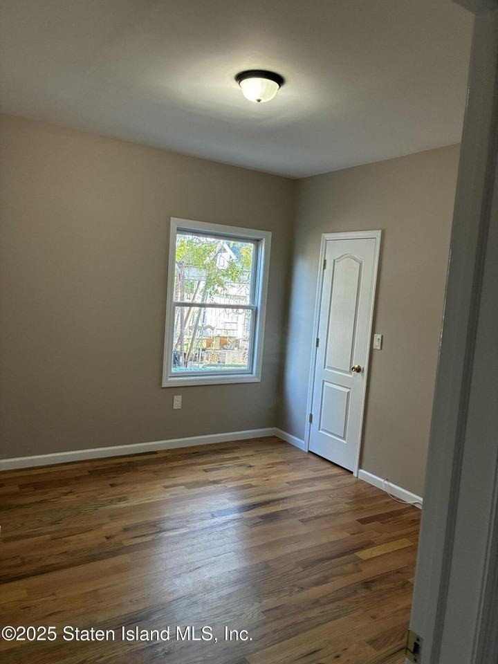 1044 Annadale Rd - Photo 6 of 15