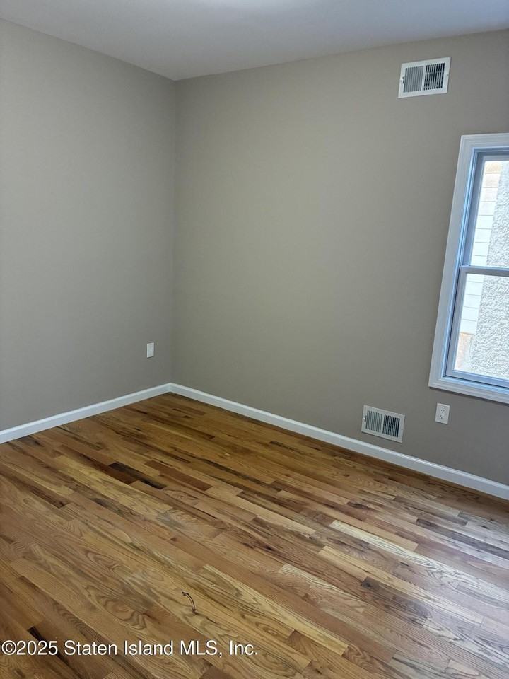 1044 Annadale Rd - Photo 7 of 15