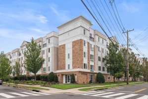 featured image of 800 Kenilworth Avenue Northeast