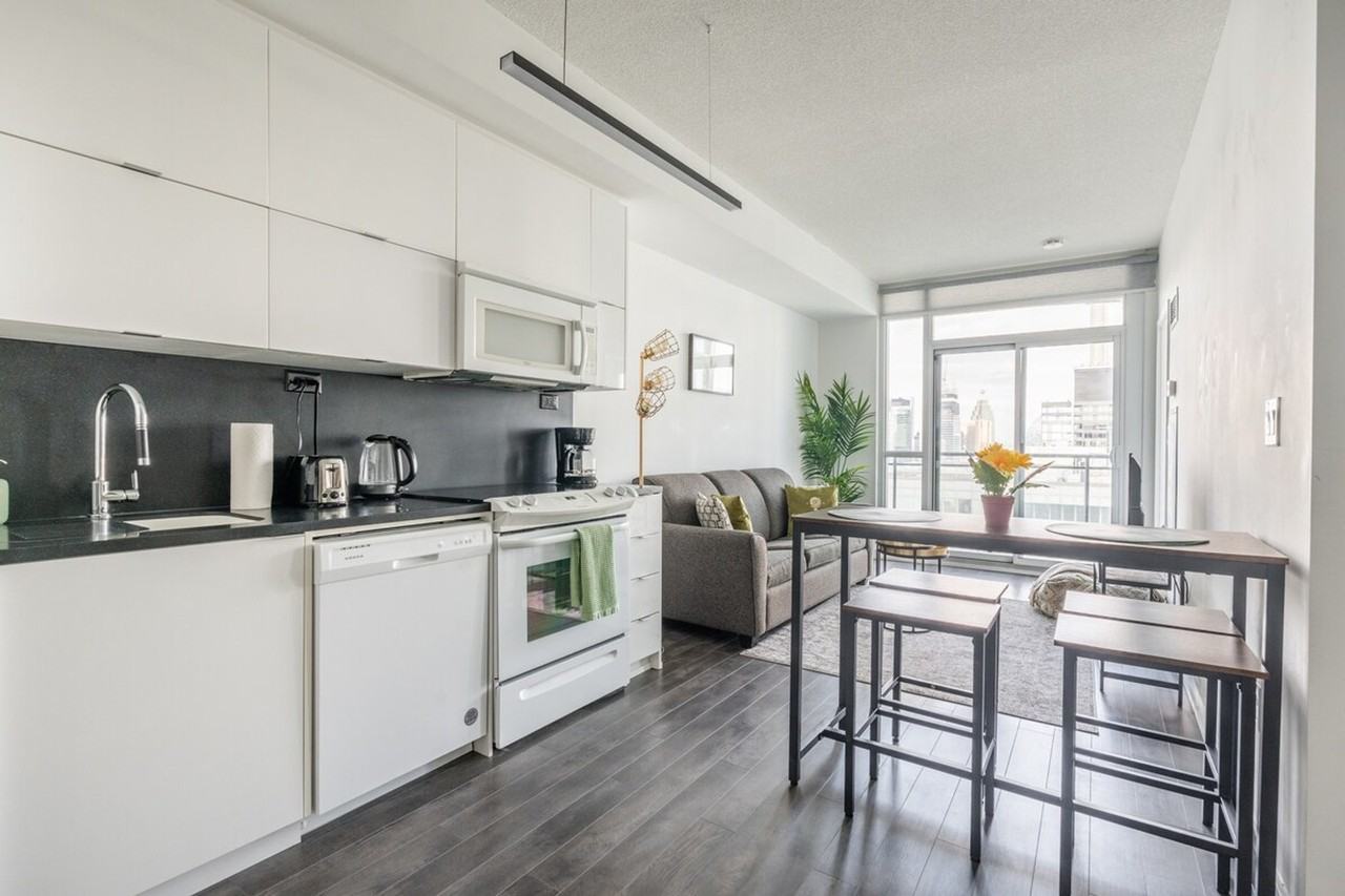 21 Iceboat Terr #1345832P - Photo 4 of 17