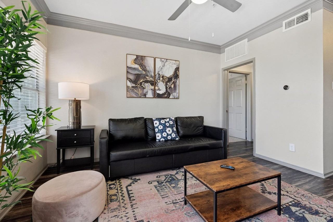 12100 Metric Boulevard - Photo 3 of 43