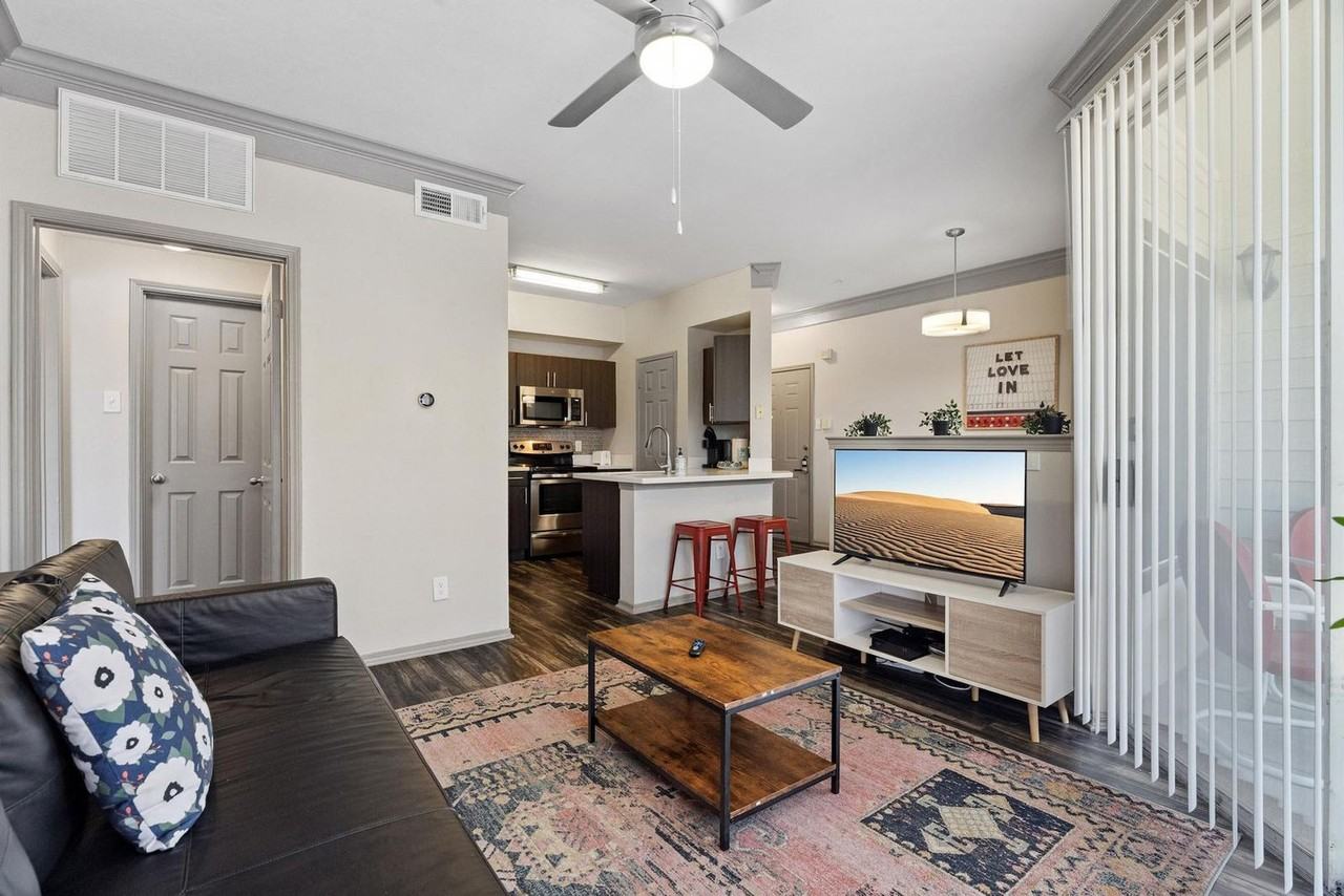 12100 Metric Boulevard - Photo 4 of 43